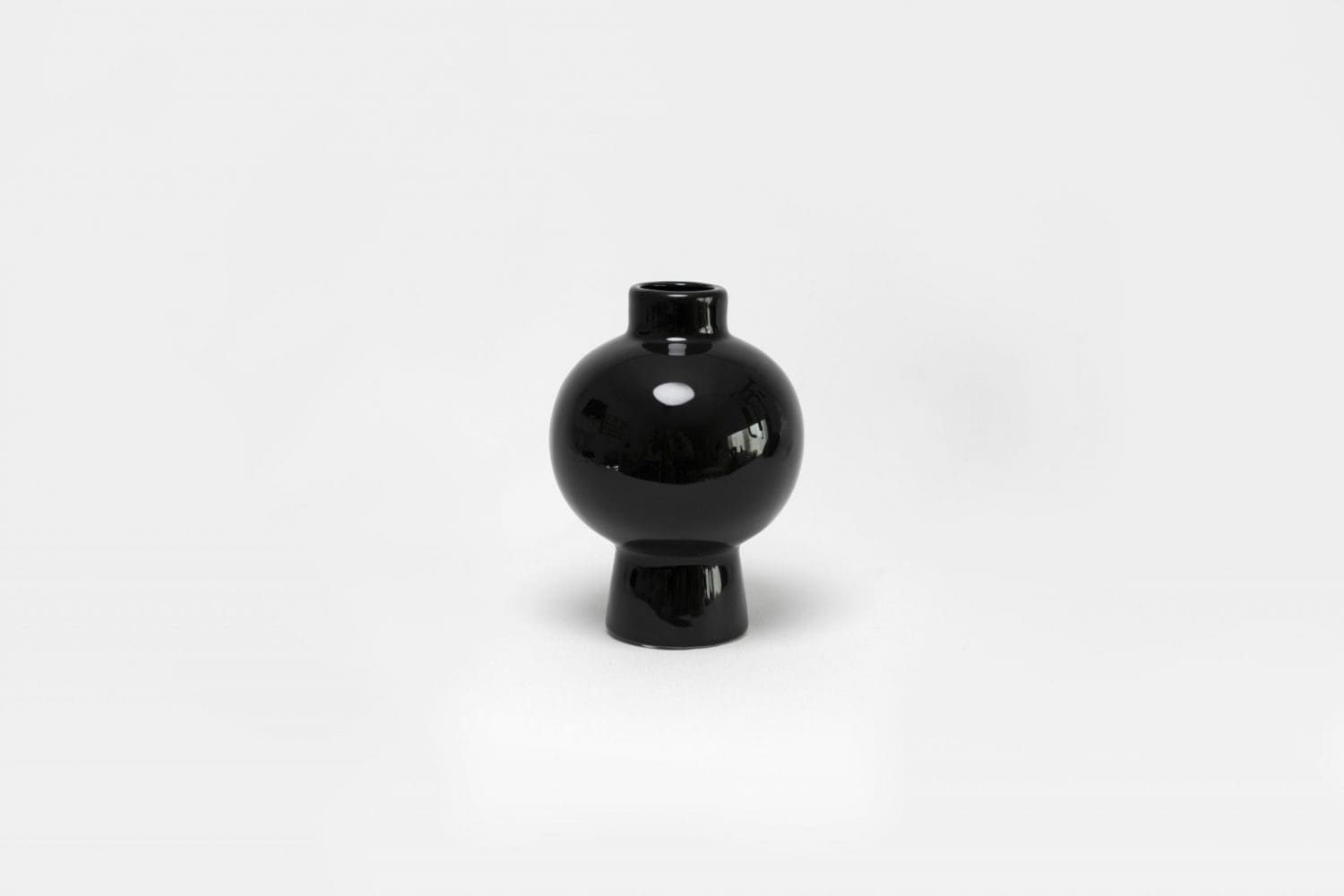 Jura Vase Black
