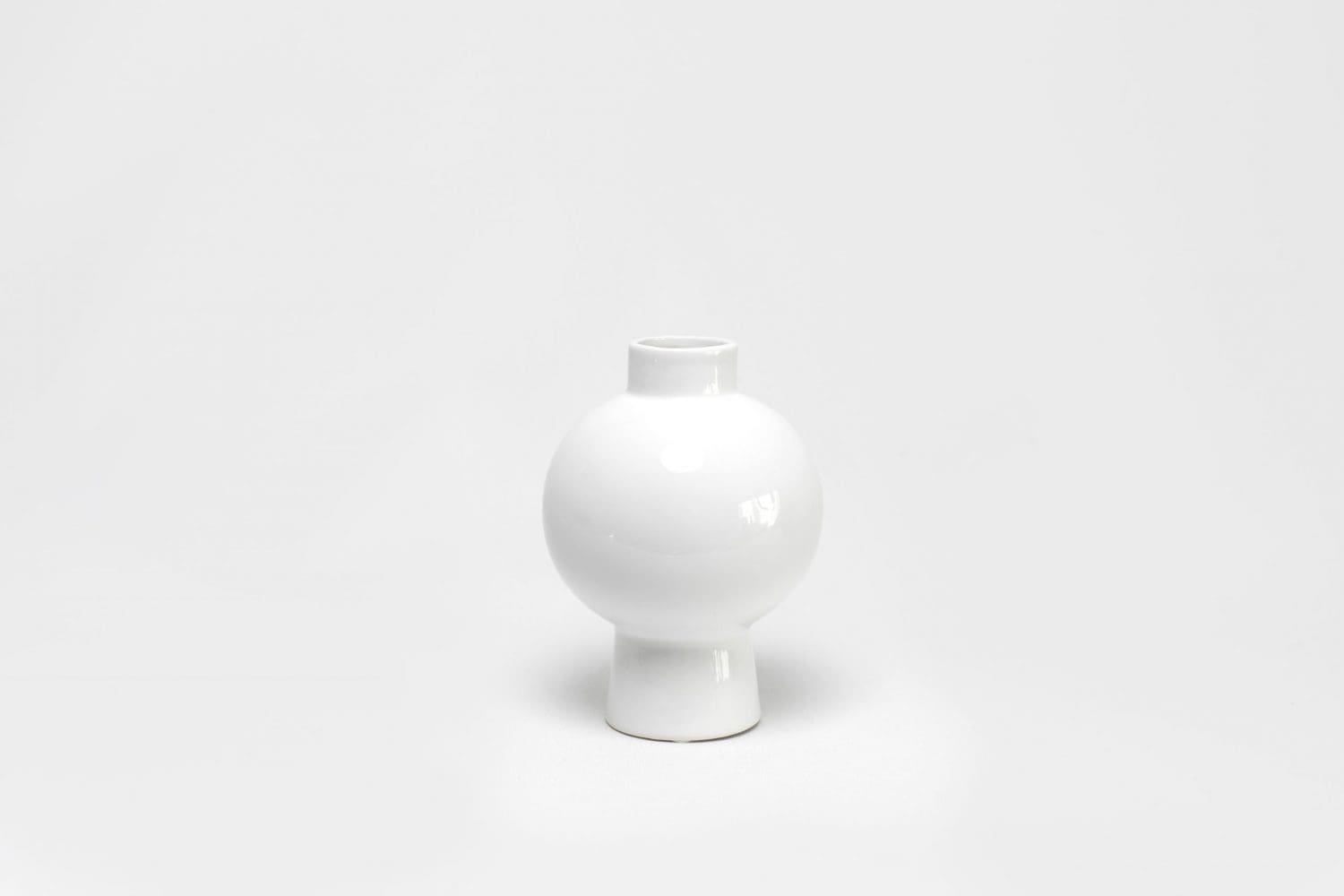 Jura Vase White
